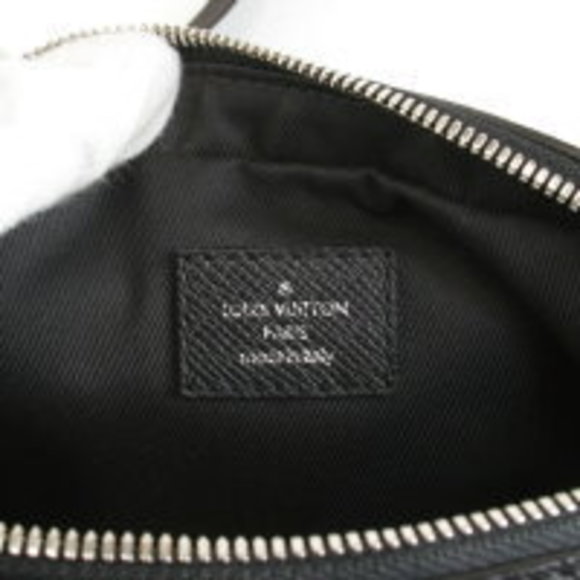 Louis Vuitton Taiga Lama Bum Bag Body Eclipse Black waist pouch Black - Picture 7 of 9